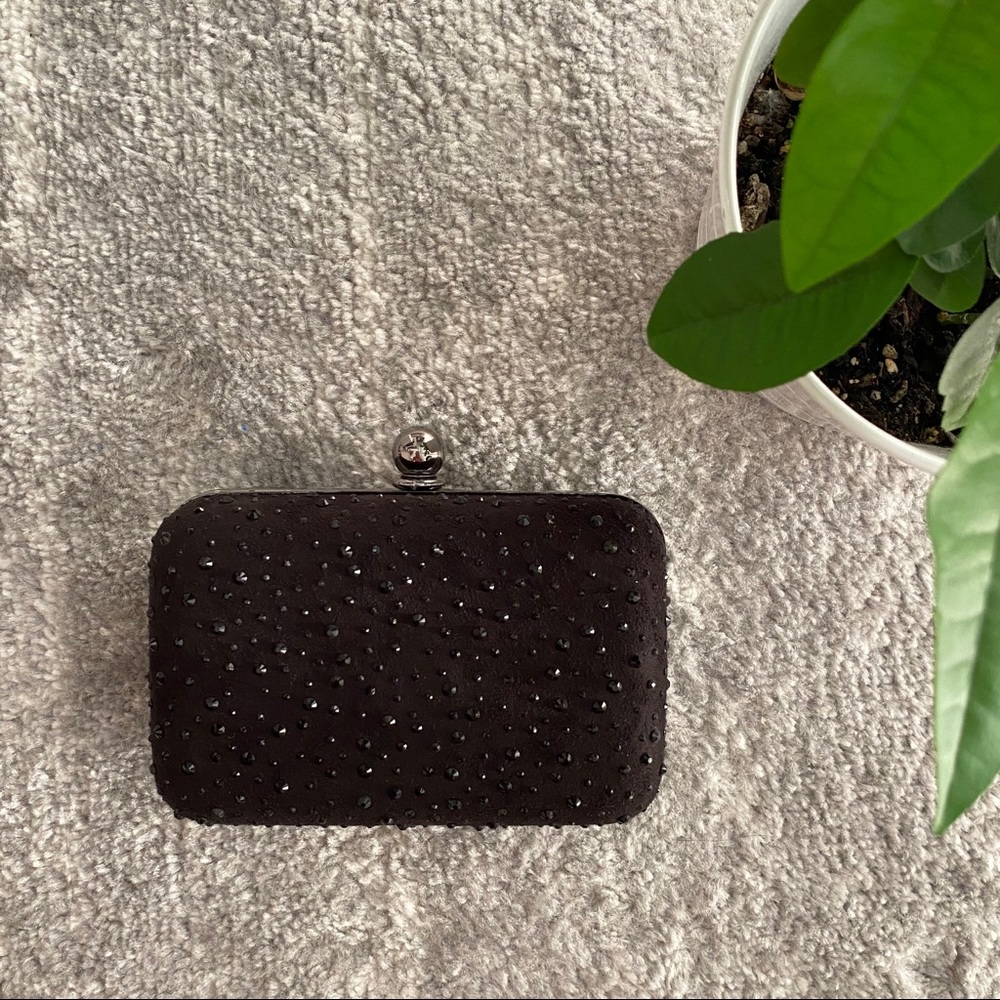 white house black market clutch